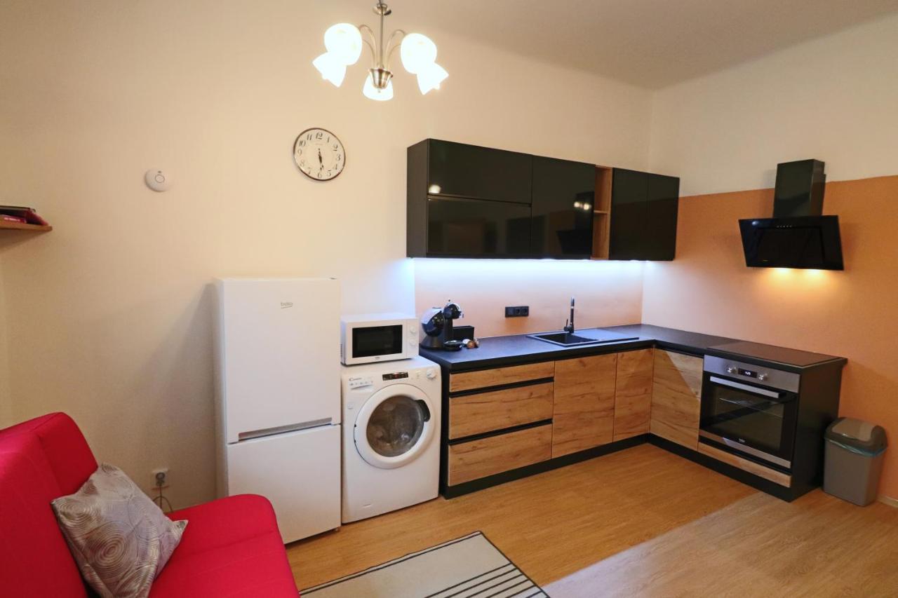 Apartment Relax Strasnice: With Private Infra-Sauna ! Prag Exterior foto