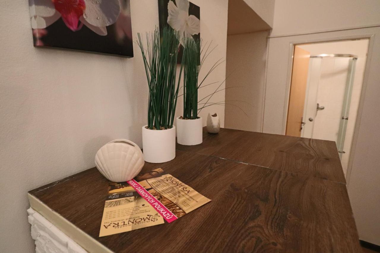 Apartment Relax Strasnice: With Private Infra-Sauna ! Prag Exterior foto