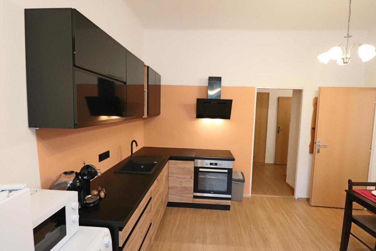 Apartment Relax Strasnice: With Private Infra-Sauna ! Prag Exterior foto